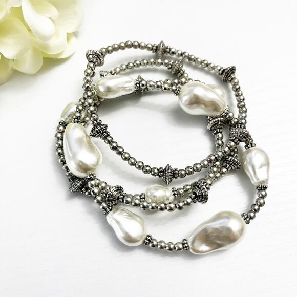 NEW Chico's Faux Pearl Stretch Bracelets - Set of 4 - Picture 5 of 6